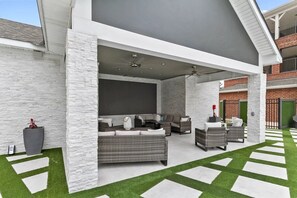 Property grounds - Rollin' on the River - Book for Football Season! Complex Pool & River Views! (Tuscaloosa)