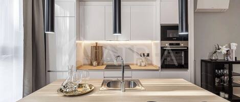 Fridge, microwave, oven, stovetop