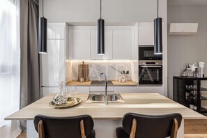 Fridge, microwave, oven, stovetop