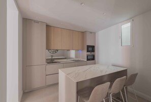 Kühlschrank, Ofen, Herdplatte, Geschirrspüler