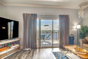 Apartment (2 Bedrooms) | Interior - 4th-floor Waterfront Condo on Treasure Island! (Treasure Island)