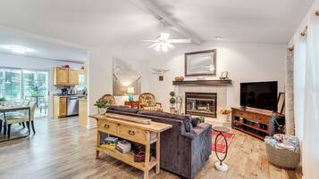 House (2 Bedrooms) | Interior