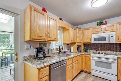 Pet-friendly Home w/ Hot Tub in Blue Ridge!