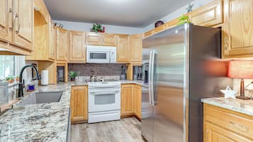 House (2 Bedrooms) | Interior