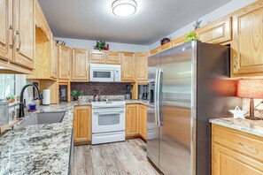 House (2 Bedrooms) | Interior