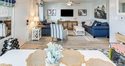 1 Mi to Jolly Roger: Condo w/ Pool in Ocean City!