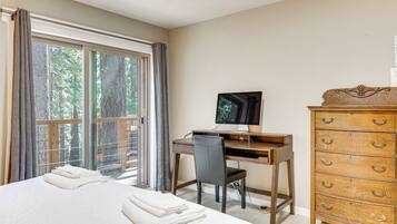 House (6 Bedrooms) | Interior