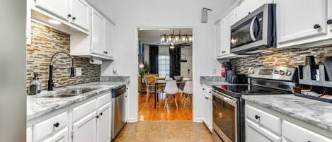 House (3 Bedrooms) | Interior