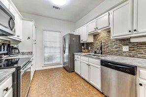 單棟房屋 (3 Bedrooms) | 內部