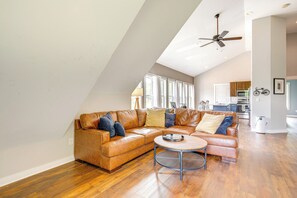 Apartment (2 Bedrooms) | Interior - Serene Travelers Rest Apartment: 7 Mi to Downtown! (Travelers Rest)