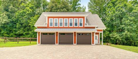 Apartment (2 Bedrooms) | Front of property