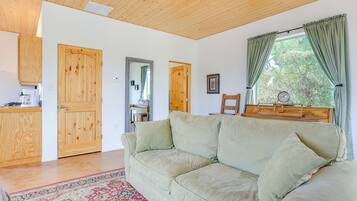 Apartment (0 Bedroom) | Interior