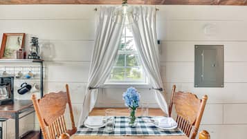 House (1 Bedroom) | Interior