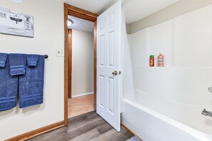 House (3 Bedrooms) | Interior - Peaceful Mcewen Home w/ Spacious Yard! (McEwen)