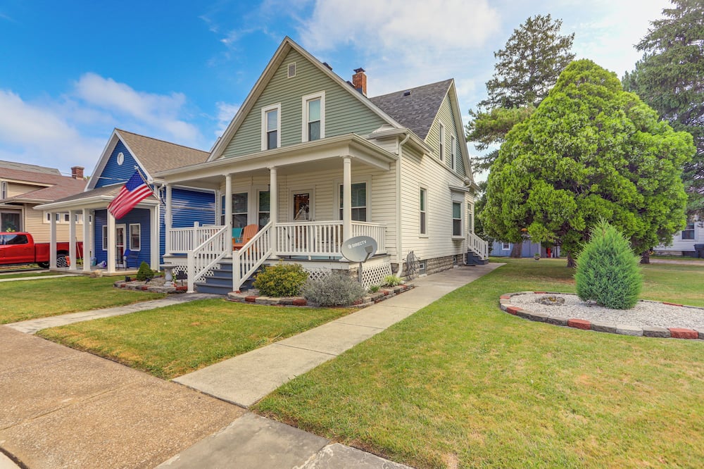 3 Mi to Cedar Point: Sunny Sandusky Home w/ Yard - Castalia, OH
