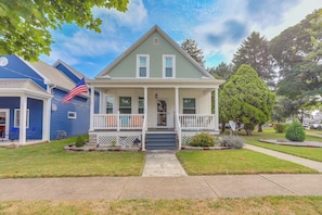 House (4 Bedrooms) | Interior - 3 Mi to Cedar Point: Sunny Sandusky Home w/ Yard (Sandusky)