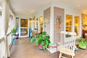 House (3 Bedrooms) | Interior - Blue Ridge Mtn Retreat: Porches & Creek Access (Hendersonville)