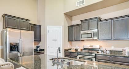 Santa Teresa Home w/ Patio & Grill!