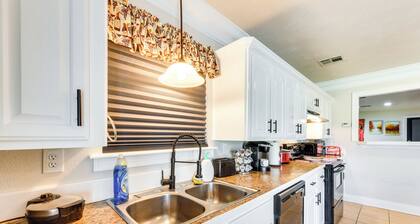 Group-friendly Louisana Hideaway: Hunt & Fish!