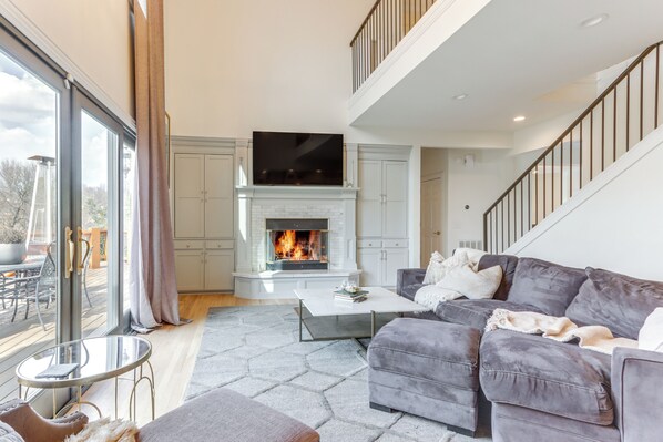 House (5 Bedrooms) | Interior