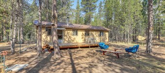 1 Mi to State Park: Peaceful La Pine Cabin w/ Deck