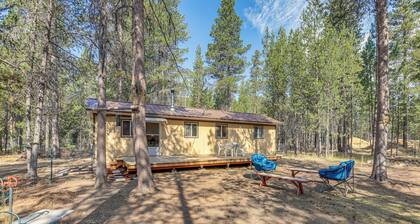 1 Mi to State Park: Peaceful La Pine Cabin w/ Deck
