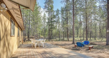 1 Mi to State Park: Peaceful La Pine Cabin w/ Deck