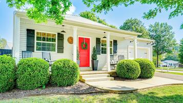 House (2 Bedrooms) | Front of property