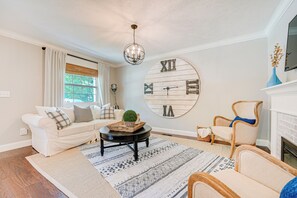 House (2 Bedrooms) | Interior