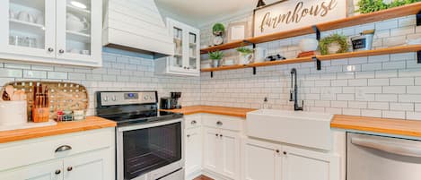 House (2 Bedrooms) | Interior