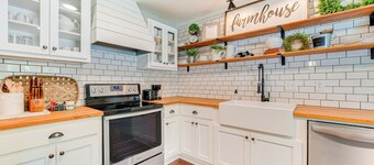 Family-friendly Harrison Home: 33 Mi to Branson!