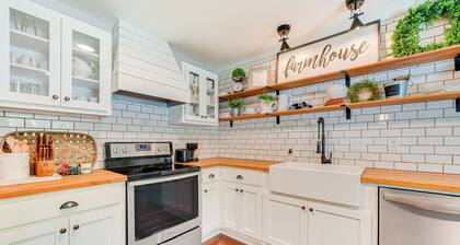 Family-friendly Harrison Home: 33 Mi to Branson!