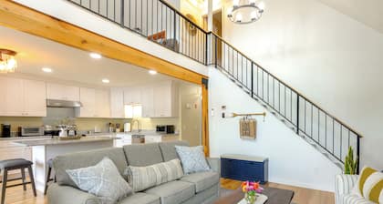 Stunning Sterling Sanctuary: Unwind on the Water!