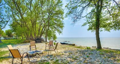 Waterfront Views: Lake Ontario Gem w/ Fireplace