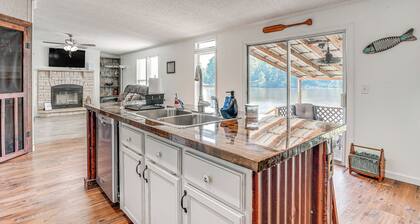 Waterfront Buster's Place on Hickory w/ Fire Pit