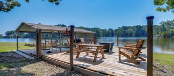 Waterfront Buster's Place on Hickory w/ Fire Pit