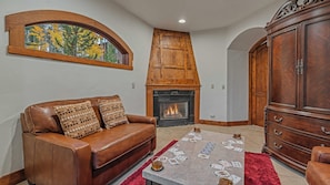 Interior - Short Walk to Ski Lifts | Boulder Ridge Retreat (Breckenridge)