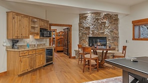 Dining - Short Walk to Ski Lifts | Boulder Ridge Retreat (Breckenridge)
