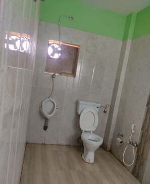 Shower, rainfall showerhead, towels, soap - Green touch dooars Eco resort Lataguri (Mal)