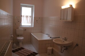 Soap, shampoo, toilet paper - Landgasthof Hotel Rebe (Alzey)