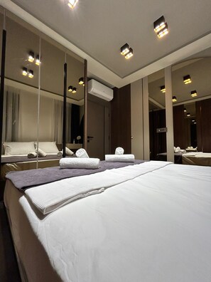 Standard Condo, Balcony, Pool View | Hypo-allergenic bedding, Select Comfort beds, desk, laptop workspace - Grand Diker Port Residence (Konyaalti)