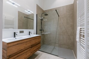 Apartment | 2 bedrooms, Internet - Stunning Seafront Apartment With Modern Comforts and Dike Views (Ostend)