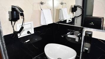 Deluxe Room | Bathroom | Shower