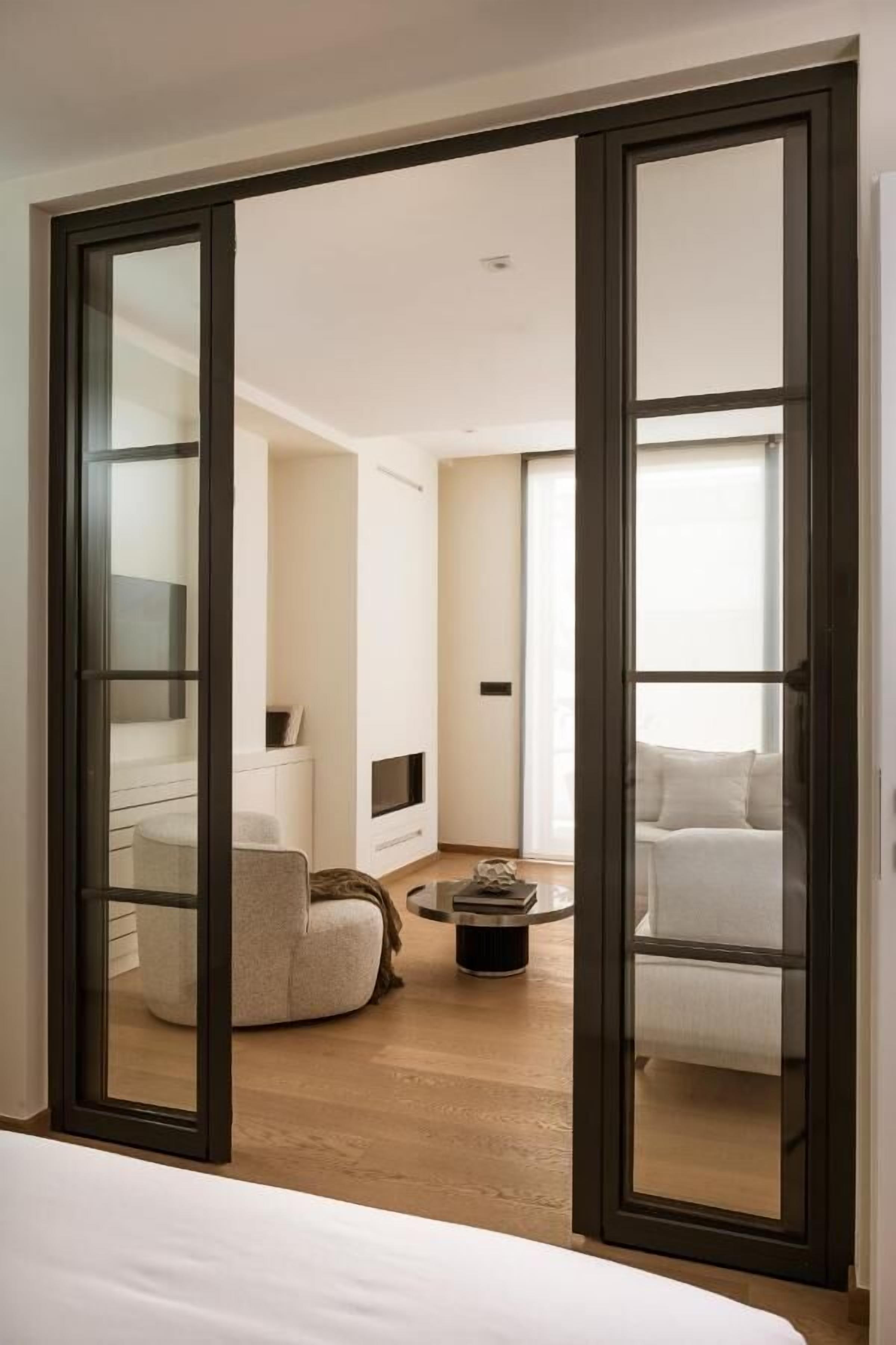 Premium bedding, in-room safe, individually decorated