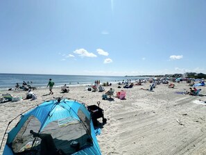 Beach nearby, sun-loungers, beach towels