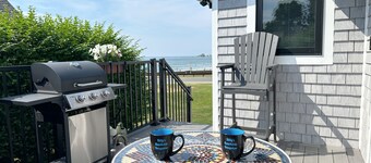 Billy's Beachside Bungalow 