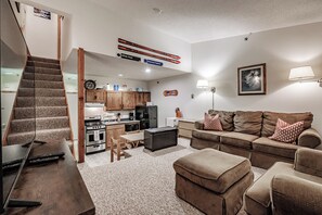 Living area - One bedroom Cascades C-6, king bed, sleeps 8 updated appliances, furnishings (Newry)