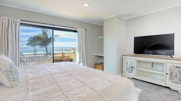 3 bedrooms, travel crib, free WiFi, bed sheets