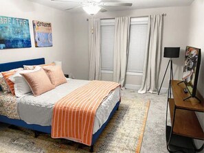 Schreibtisch, Bügeleisen/Bügelbrett, Reisekinderbett, kostenloses WLAN