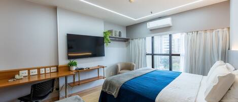 Hotel comfort Taguatinga 3 | Cortinas blackout, tabla de planchar con plancha y wifi gratis